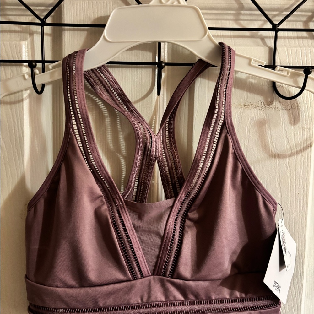 NWT Victoria Sport sports bra